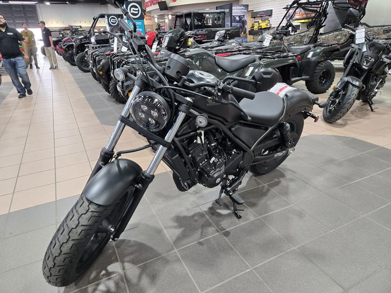 2025 Honda REBEL 300 MATTE BLACK METALLIC Image 5