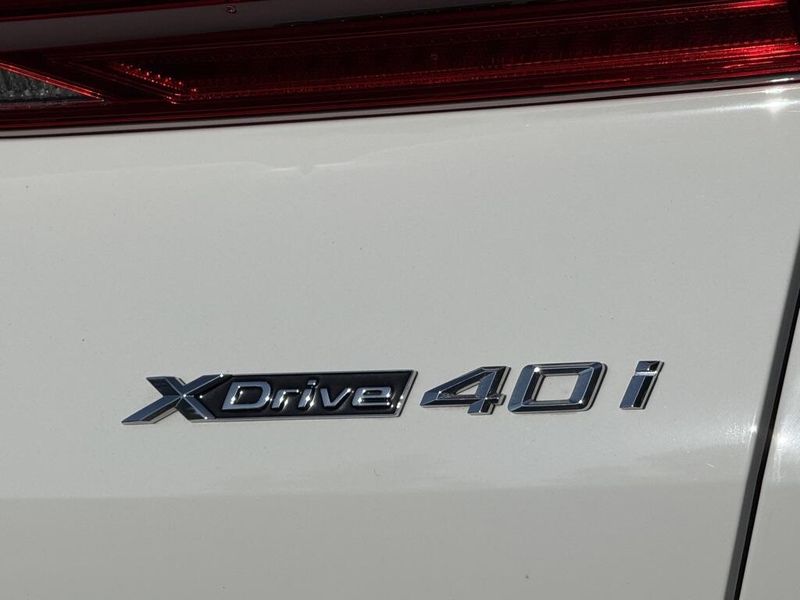 2022 BMW X6 xDrive40iImage 14