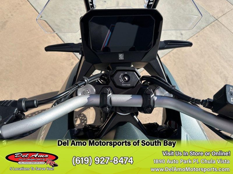 New 2024 Suzuki V-STROM 800 TOURING Image 13