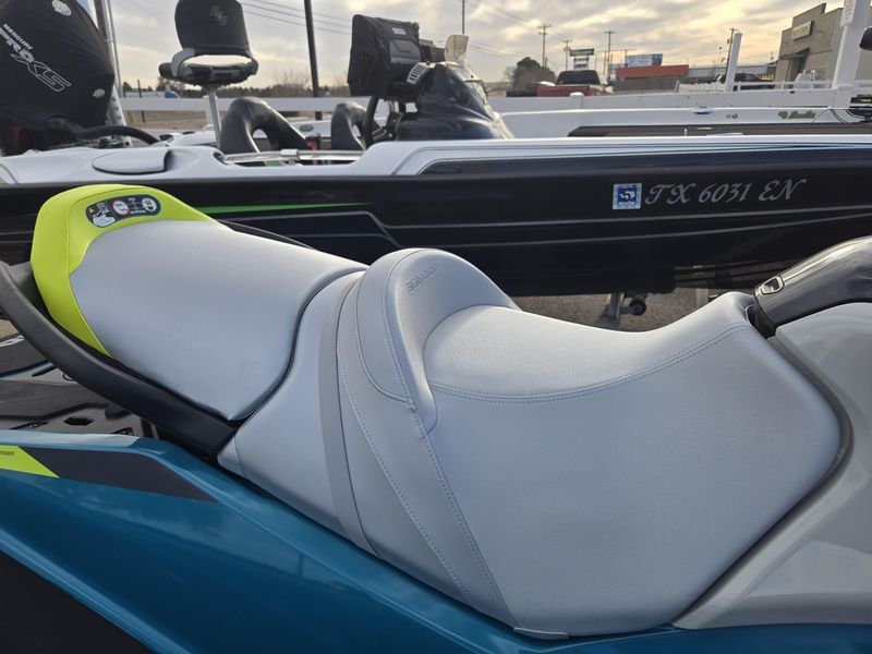 2025 SEADOO GTI SE 170 WITH SOUND SYSTEM IDF TEAL BLUE AND MANTA GREEN Image 13