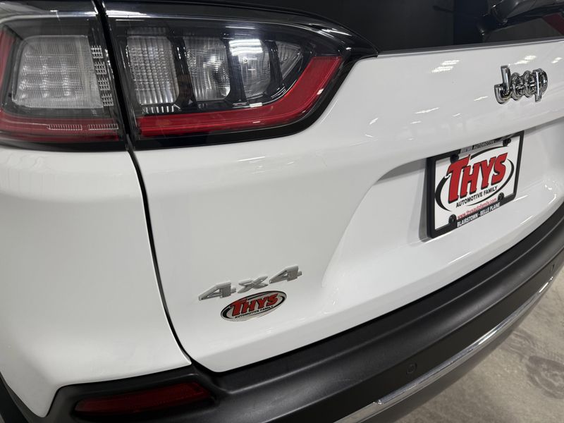 Used 2022 Jeep Cherokee LimitedImage 5