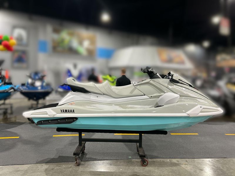 2025 Yamaha VX CRUISER HO W/AUDIO  in a PEARL/MINT exterior color. Del Amo Motorsports of Redondo Beach (424) 390-7811 delamomotorsports.com 