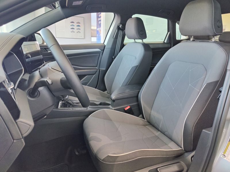 Used 2025 Volkswagen Jetta Sport TurboImage 6