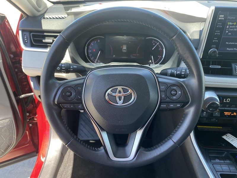 2019 Toyota RAV4 LimitedImage 25