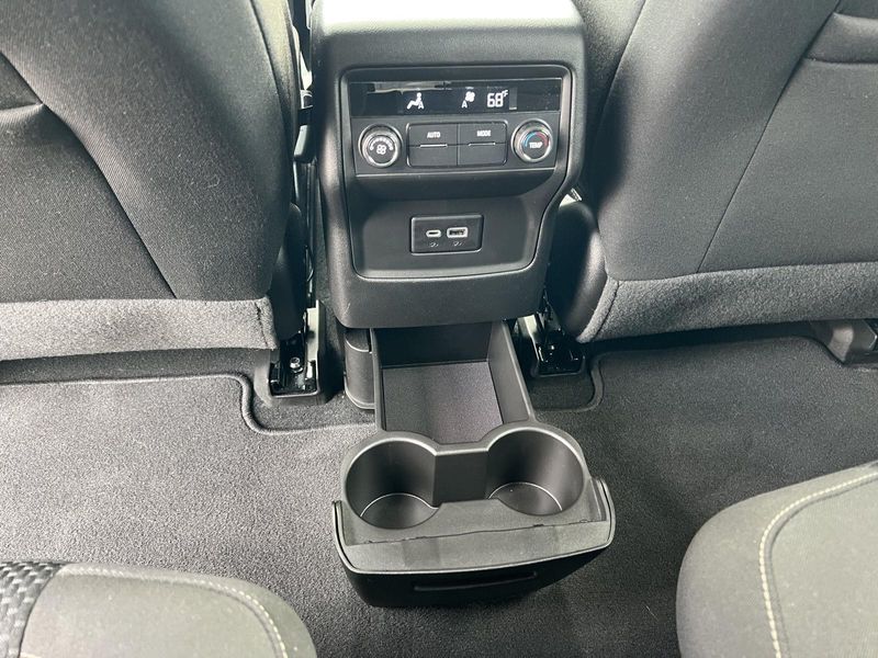 Used 2023 GMC Acadia SLE