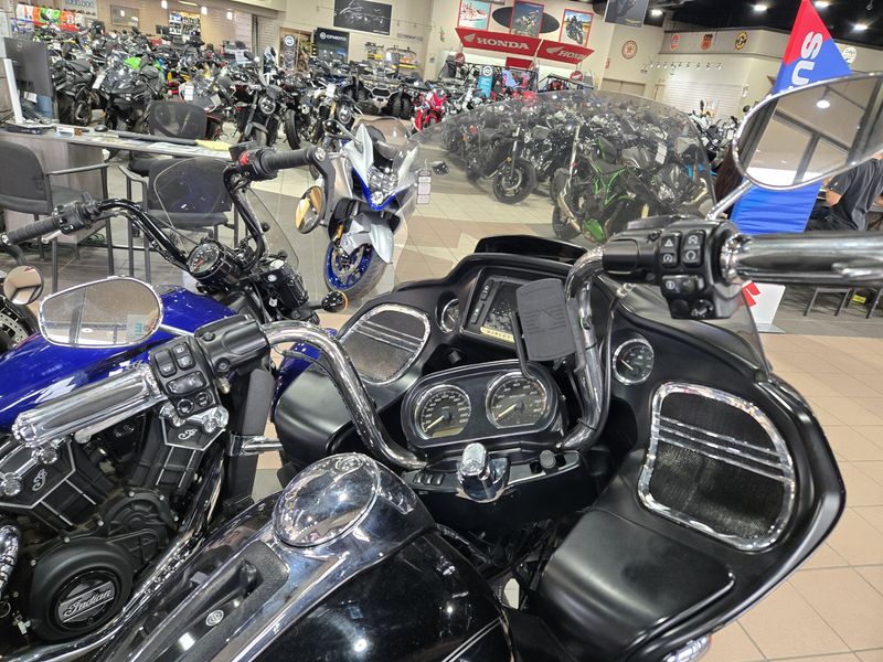 2017 Harley-Davidson ROAD GLIDE ULTRA LIMITED Image 17