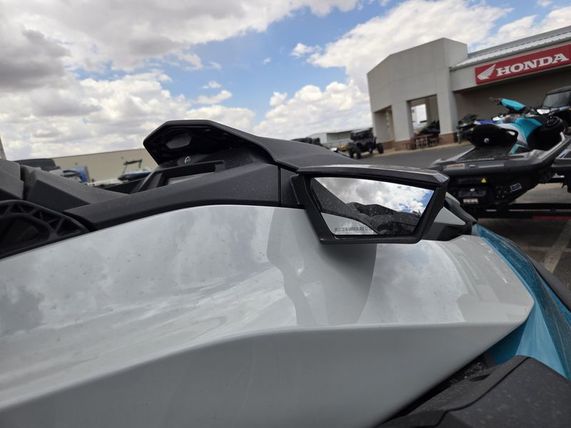 2025 SEADOO GTI SE 130 WITH SOUND SYSTEM IDF TEAL BLUE AND MANTA GREEN Image 13