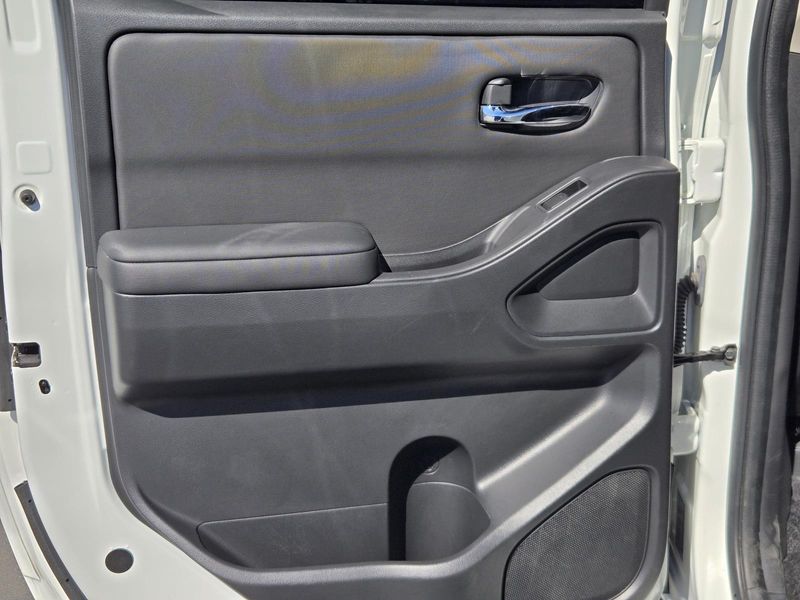 Used 2024 Nissan Frontier Crew Cab 4x4 SV