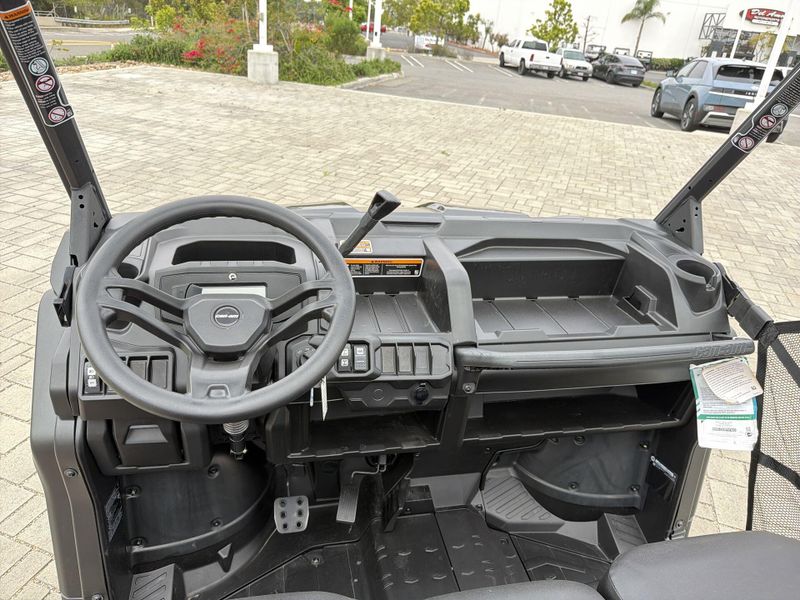 New 2026 Can-Am DEFENDER MAX DPS HD9 Image 24