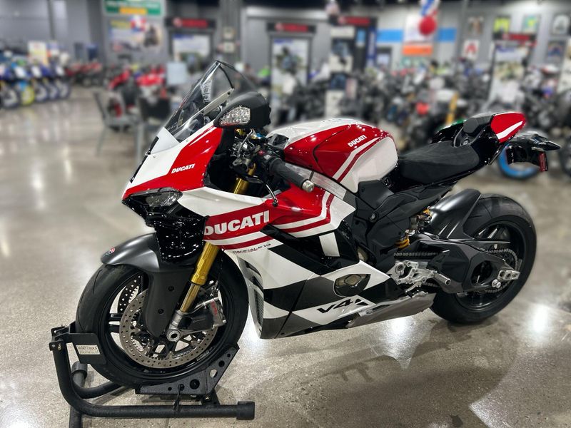 Used 2025 Ducati PANIGALE V4 TRICOLORE Image 12