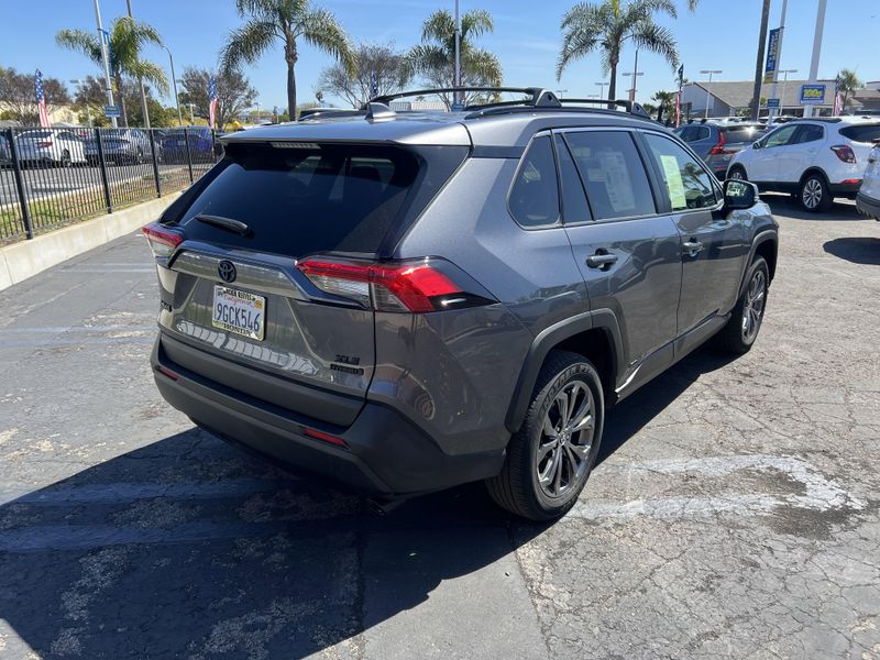 2023 Toyota RAV4 Hybrid XLE PremiumImage 3