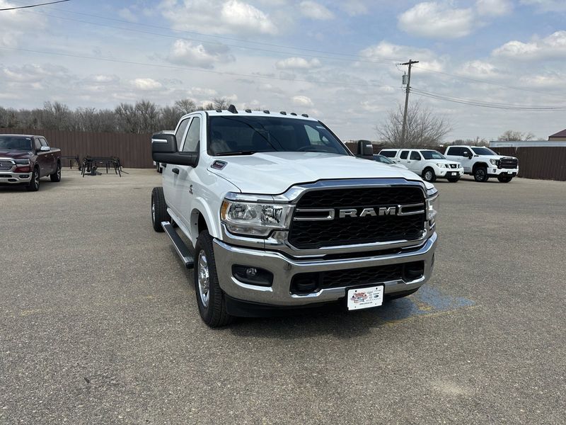 2024 RAM 3500 Tradesman Crew Cab Chassis 4x4 60