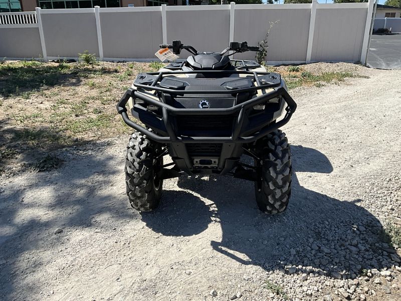 New 2026 Can-Am OUTLANDER PRO XU HD5 Image 8