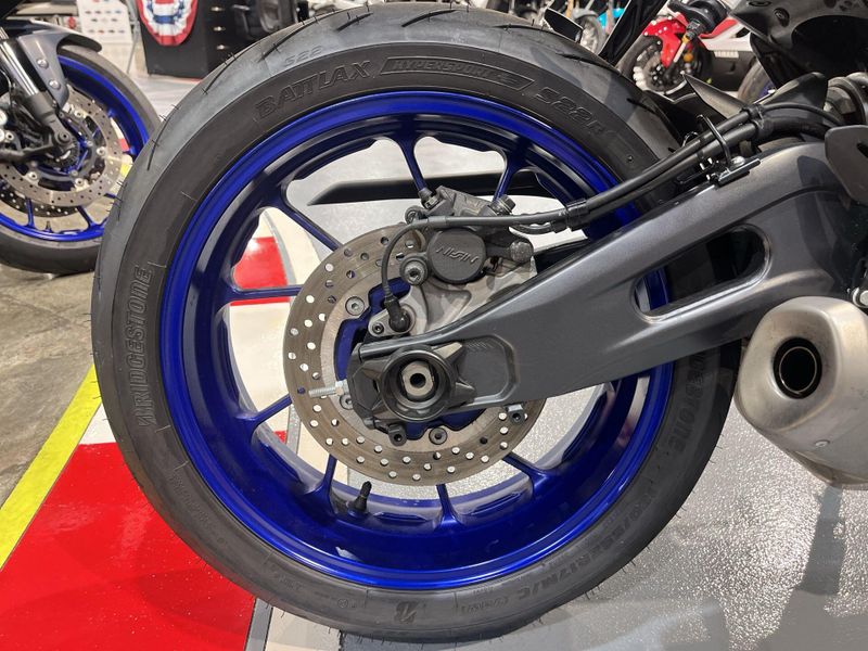 Used 2023 Yamaha YZF-R7 CA Image 22