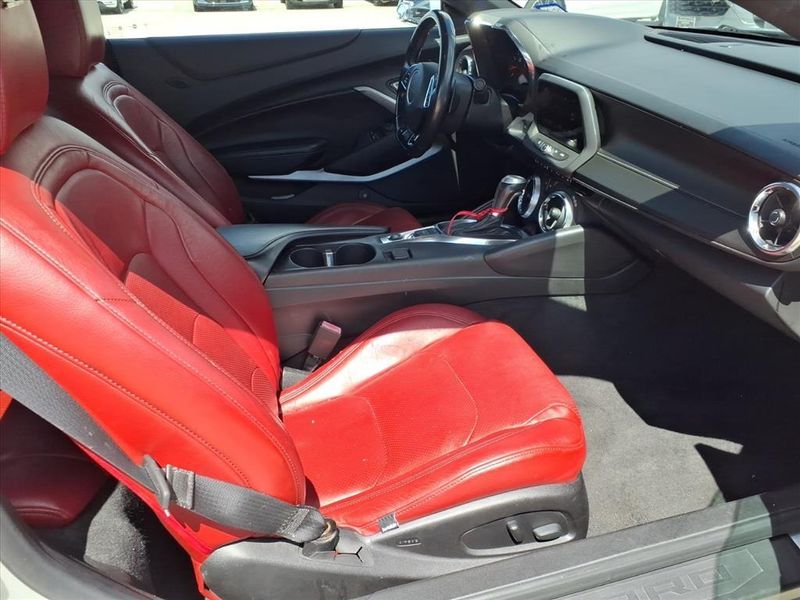 Used 2018 Chevrolet Camaro SSImage 10