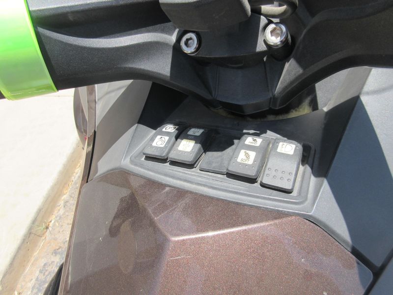 USED 2013 CAN-AM SPYDER RT LIMITED Image 16