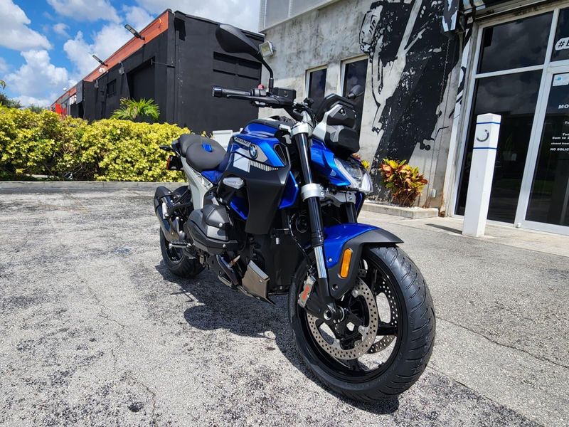 2026 BMW R 1300 RImage 9