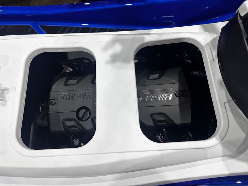 2023 Yamaha VX1800A-Y  in a AZURE BLUE/WHITE exterior color. Del Amo Motorsports of Redondo Beach (424) 304-1660 delamomotorsports.com 