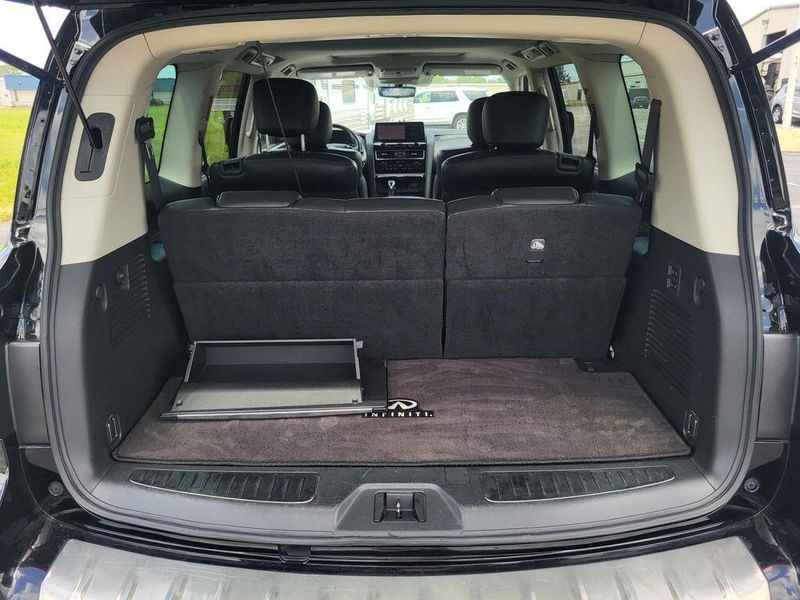 2023 INFINITI QX80 LuxeImage 10