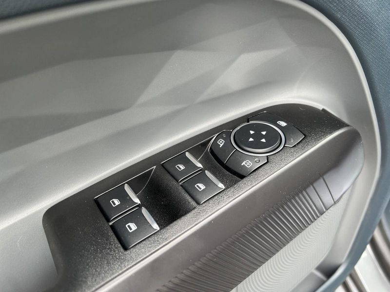 2025 Ford Maverick photo 16