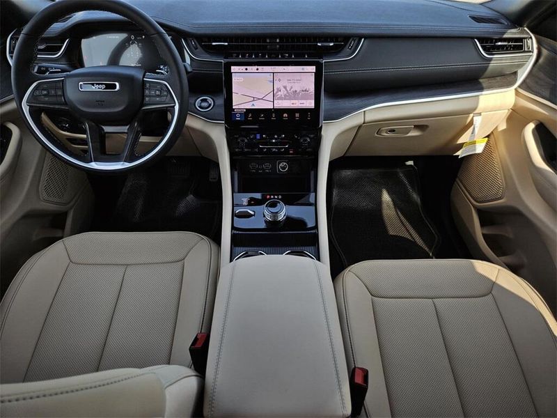 2025 Jeep Grand Cherokee L Limited 4x4Image 30