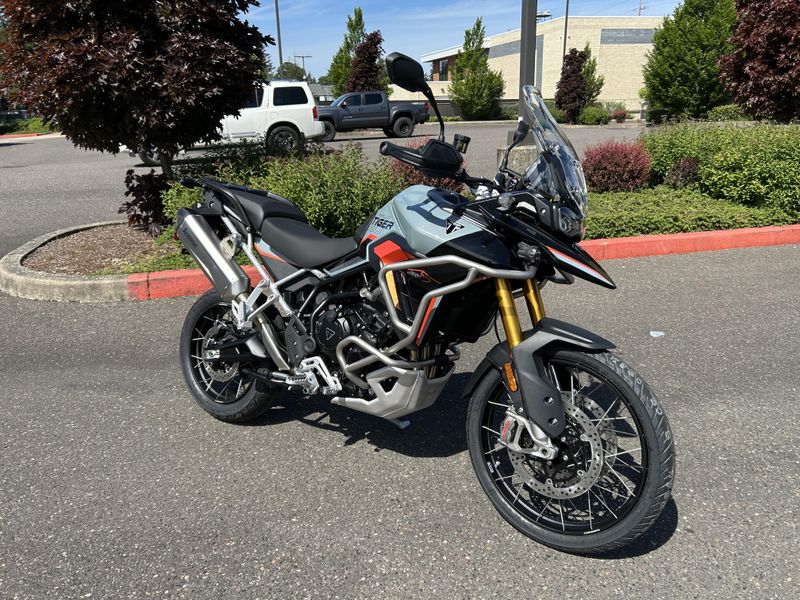 New 2026 Triumph TIGER 900 RALLY PRO DESERT EDITION 