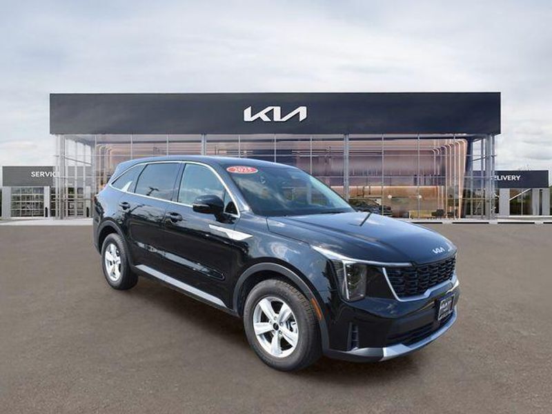 New 2025 Kia Sorento LXImage 11