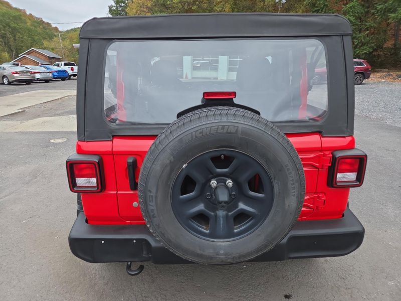 2022 Jeep Wrangler Sport photo 4