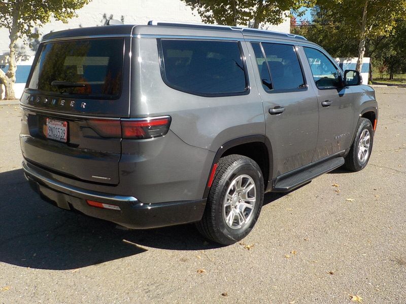 2022 Jeep Wagoneer Series I photo 4
