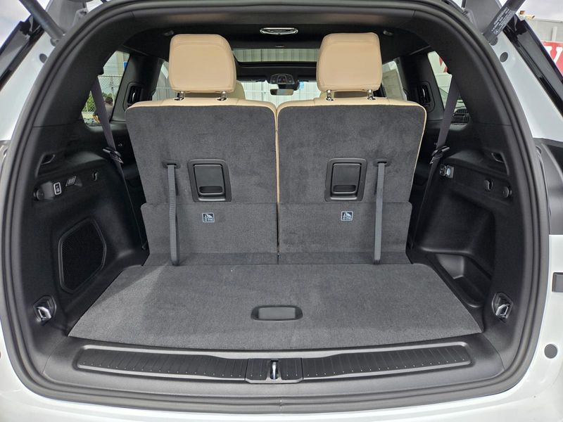 New 2026 Jeep Grand Cherokee L Limited 4x2