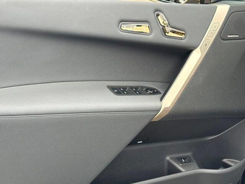 Used 2026 BMW iX xDrive60Image 18