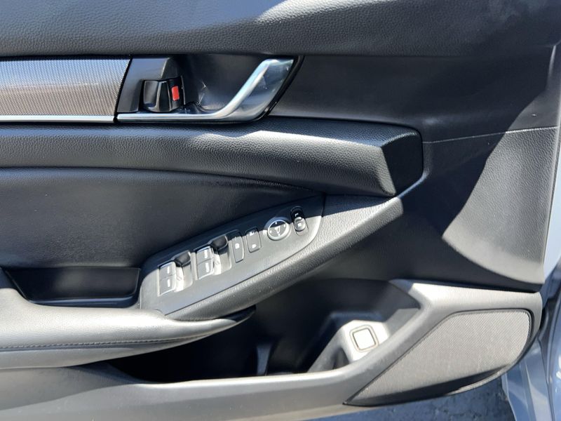Used 2022 Honda Accord Sedan SportImage 6