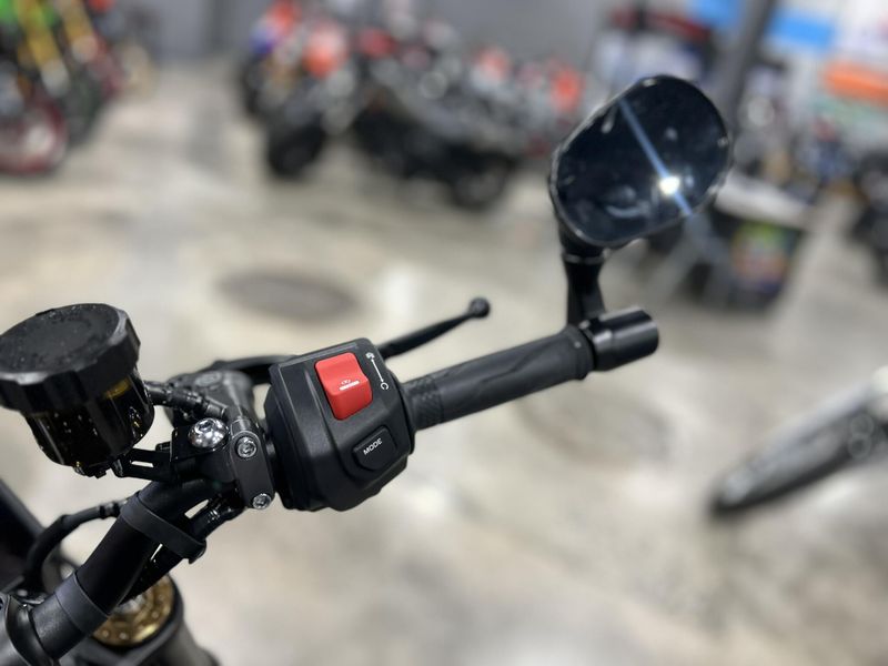New 2025 Yamaha XSR900 Image 11