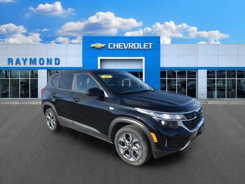 Used 2025 Kia Seltos LXImage 11
