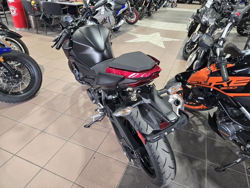 2021 Kawasaki Z400 ABS Image 7