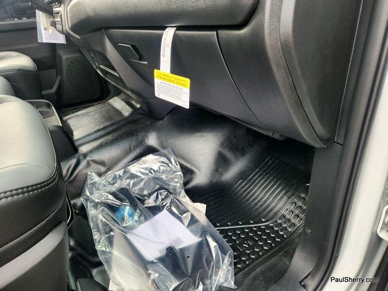2024 RAM 5500 Tradesman Chassis Crew Cab 4x4 84