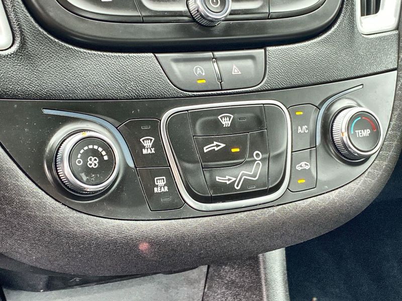 Used 2023 Chevrolet Malibu LSImage 33