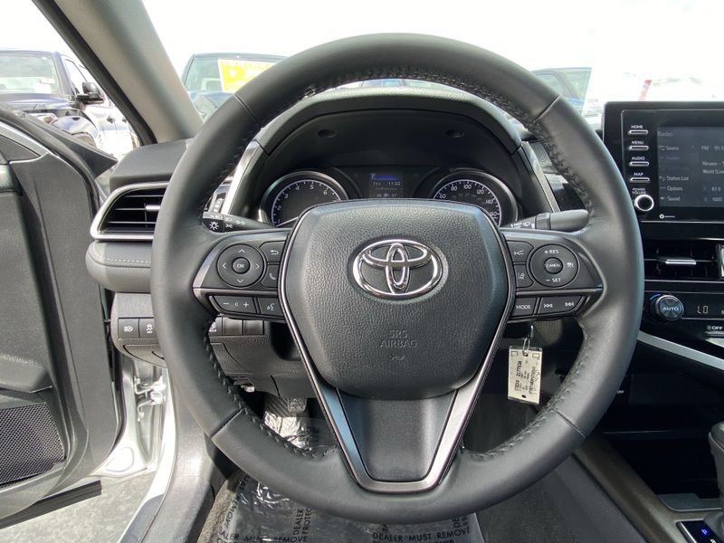 Used 2023 Toyota Camry SEImage 25