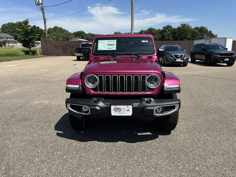 2024 Jeep Wrangler 4-door SaharaImage 3