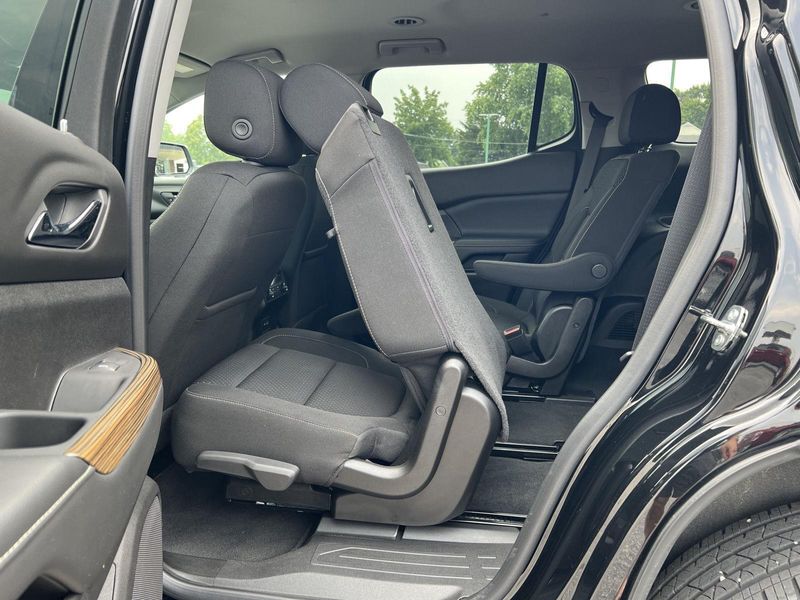 Used 2023 GMC Acadia SLE