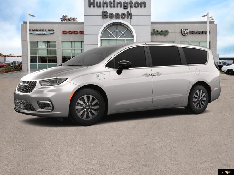 2025 Chrysler Pacifica Hybrid SelectImage 2