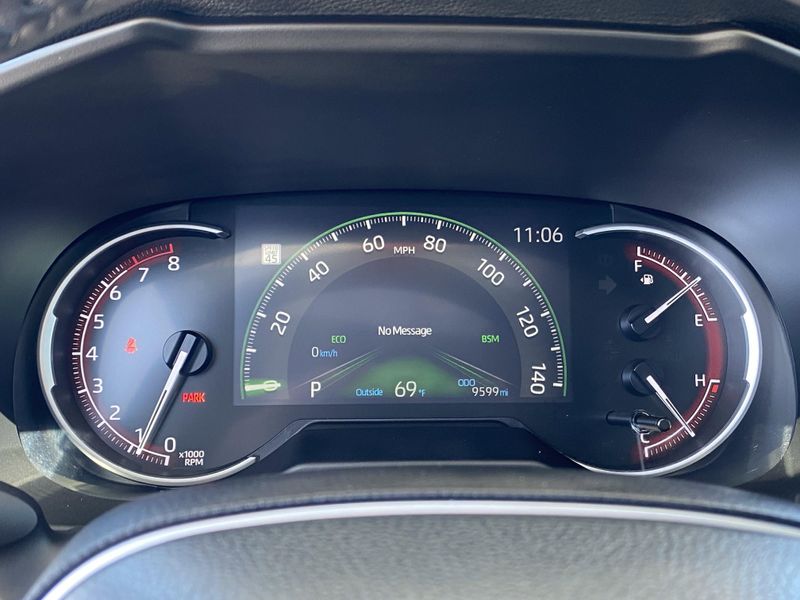 2024 Toyota RAV4 XLE PremiumImage 29