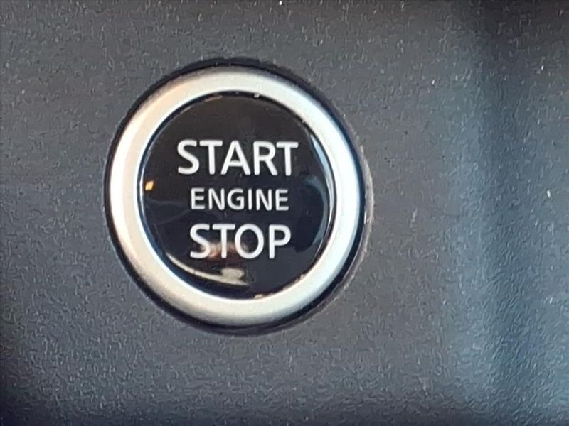 Used 2023 Nissan Rogue SVImage 6