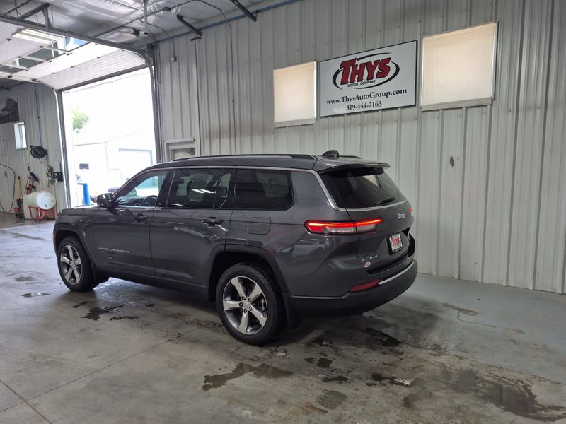 Used 2022 Jeep Grand Cherokee L LimitedImage 22