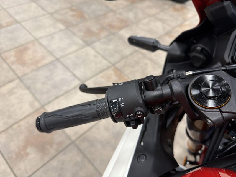 New 2026 Yamaha YZF-R3 ABS CA 70TH ANNIVERSARY EDITION Image 22