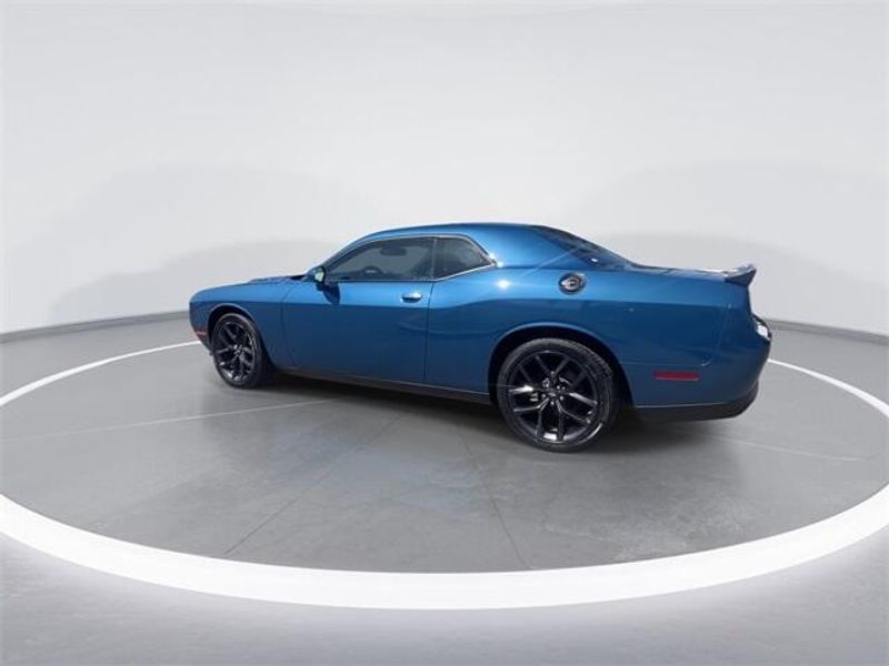 2022 Dodge Challenger SXTImage 6