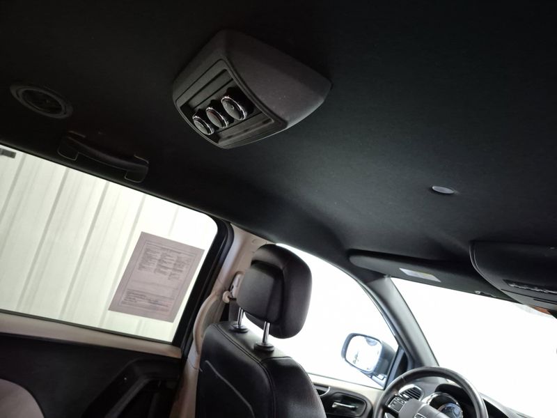 2019 Dodge Grand Caravan SXTImage 11