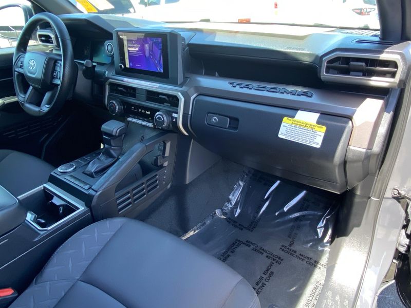 Used 2025 Toyota Tacoma SR5Image 9