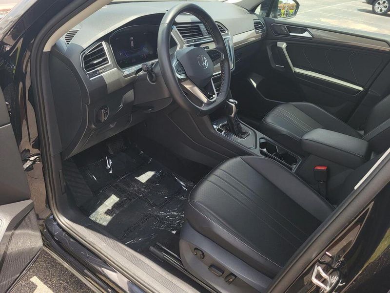 2024 Volkswagen Tiguan 2.0T SEImage 24