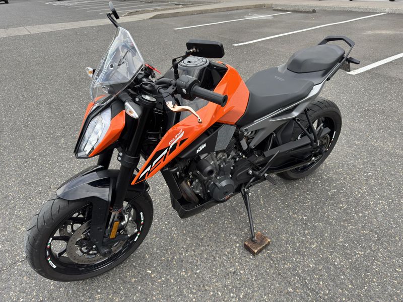 2023 KTM Duke 790 
